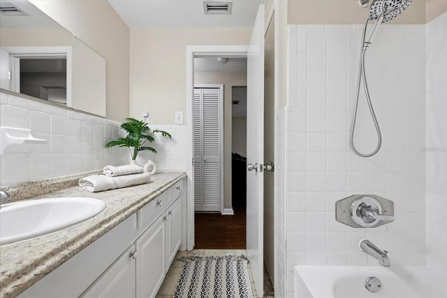 3915 W STATE STREET, Tampa, FL 33609