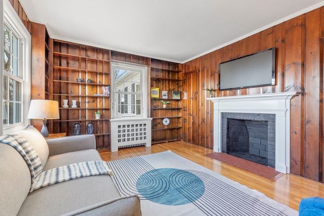 51 Fiske Hill Rd, Sturbridge, MA 01566