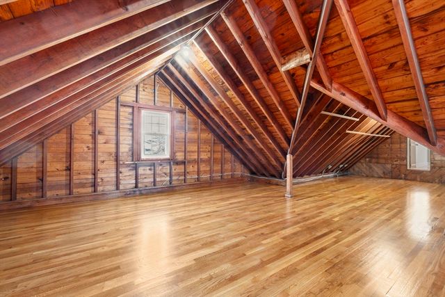 51 Fiske Hill Rd, Sturbridge, MA 01566