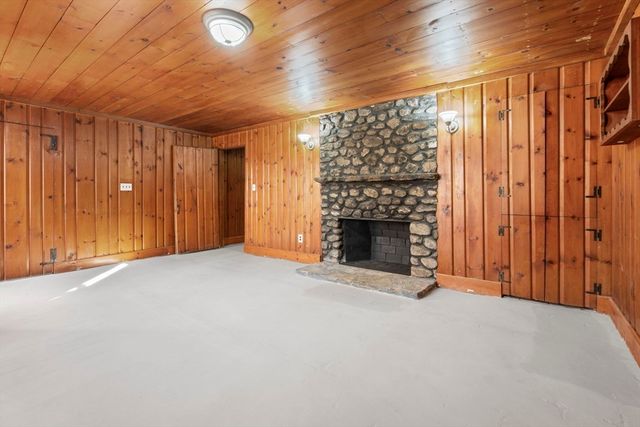 51 Fiske Hill Rd, Sturbridge, MA 01566
