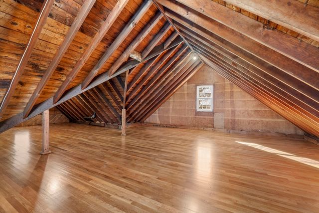 51 Fiske Hill Rd, Sturbridge, MA 01566