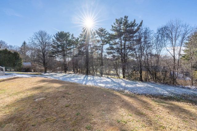 51 Fiske Hill Rd, Sturbridge, MA 01566
