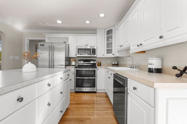 51 Fiske Hill Rd, Sturbridge, MA 01566