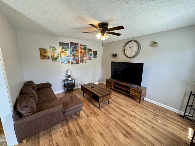 198 Beech St, Clarksville, TN 37042
