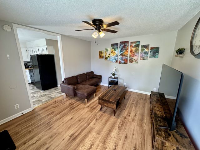 198 Beech St, Clarksville, TN 37042
