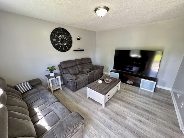 198 Beech St, Clarksville, TN 37042