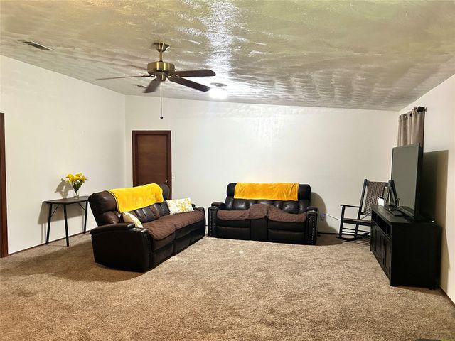 352 County Road 2234, Cleveland, TX 77327