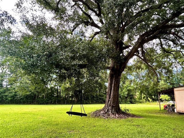352 County Road 2234, Cleveland, TX 77327