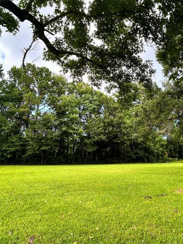 352 County Road 2234, Cleveland, TX 77327