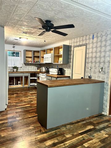 352 County Road 2234, Cleveland, TX 77327