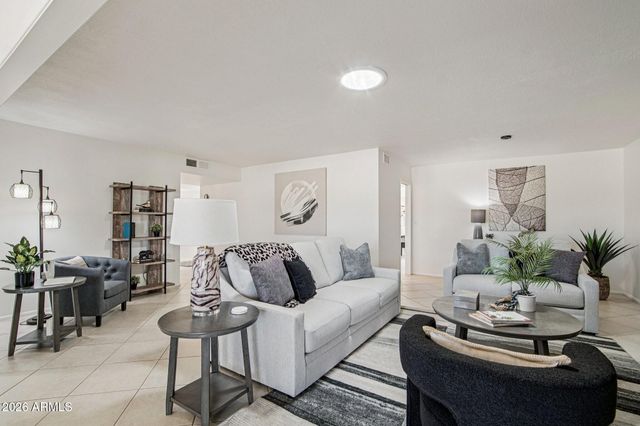 10418 W PRAIRIE HILLS Circle, Sun City, AZ 85351