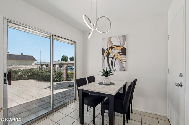 10418 W PRAIRIE HILLS Circle, Sun City, AZ 85351