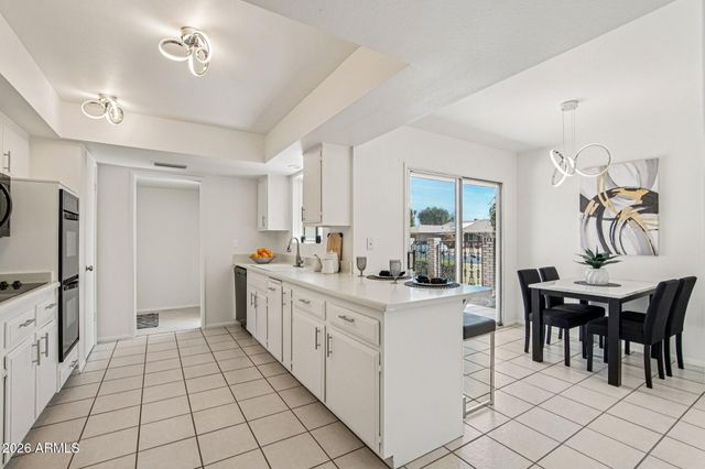 10418 W PRAIRIE HILLS Circle, Sun City, AZ 85351