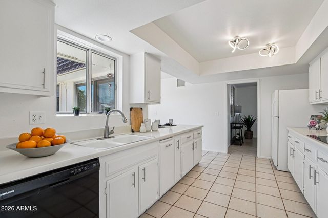 10418 W PRAIRIE HILLS Circle, Sun City, AZ 85351