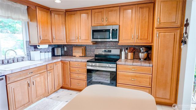 25513 121st Street E, Buckley, WA 98321