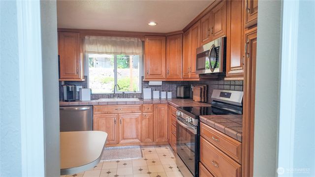 25513 121st Street E, Buckley, WA 98321