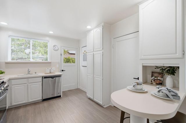 1818 Madison Avenue, Redwood City, CA 94061