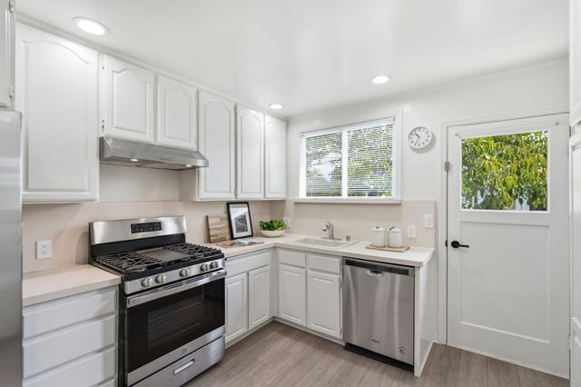 1818 Madison Avenue, Redwood City, CA 94061