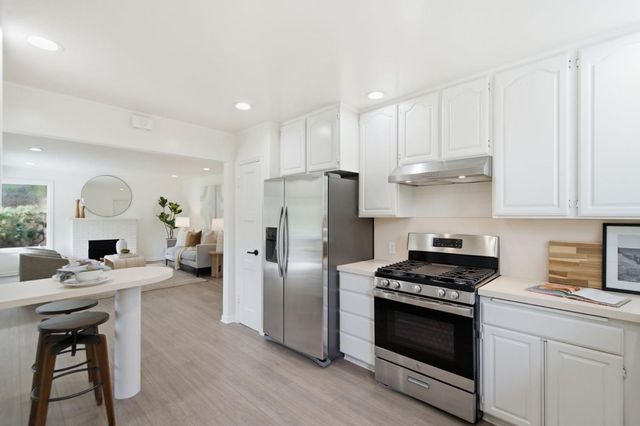 1818 Madison Avenue, Redwood City, CA 94061
