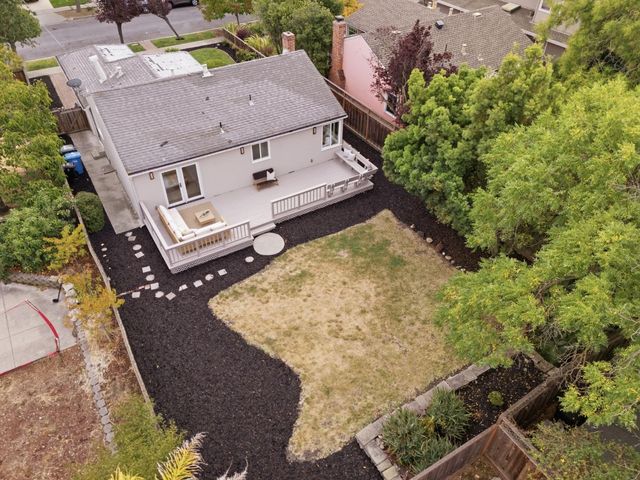 1818 Madison Avenue, Redwood City, CA 94061