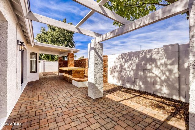 3214 E SIESTA Lane, Phoenix, AZ 85050