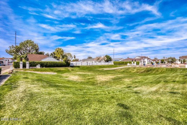 3214 E SIESTA Lane, Phoenix, AZ 85050