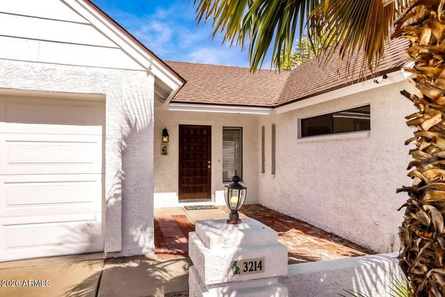 3214 E SIESTA Lane, Phoenix, AZ 85050