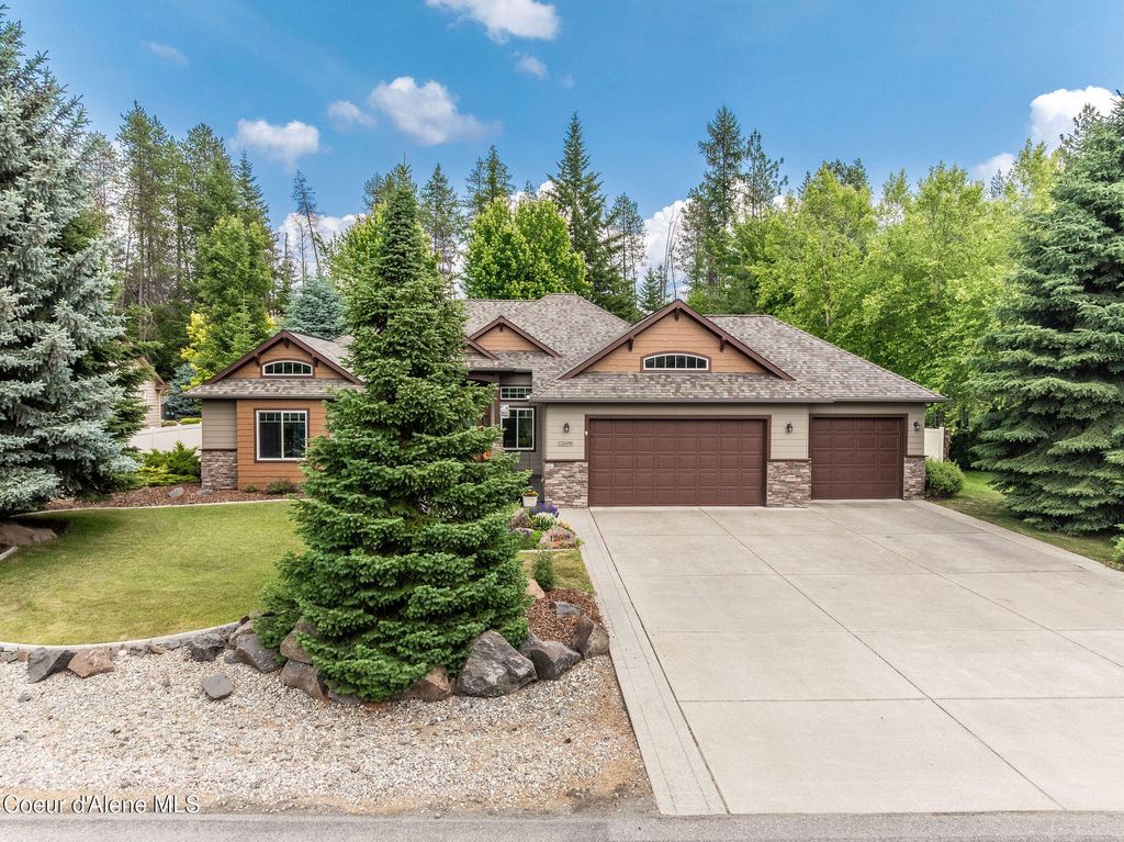 12608 N SHAMROCK ST, Hayden, ID 83835