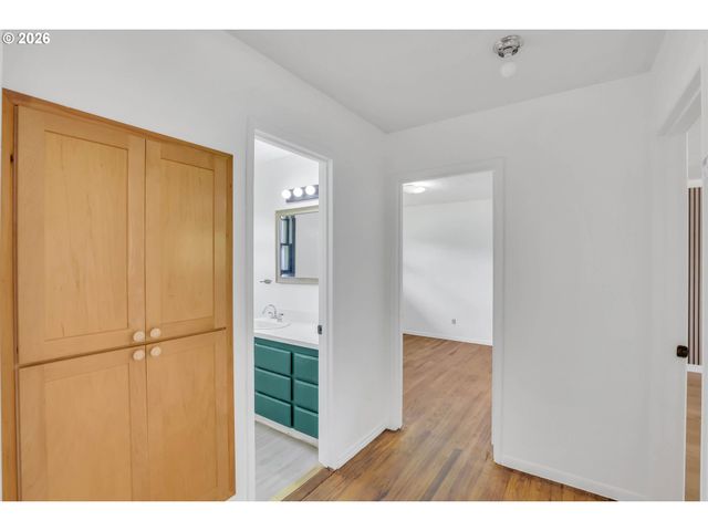 18135 Se LINCOLN St, Portland, OR 97233