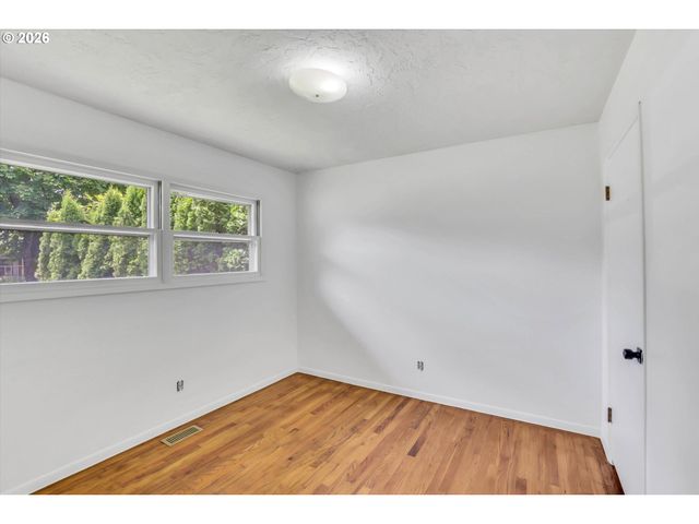 18135 Se LINCOLN St, Portland, OR 97233