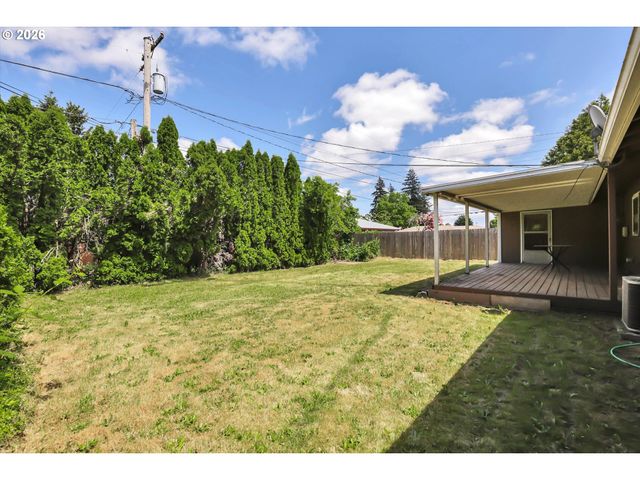 18135 Se LINCOLN St, Portland, OR 97233