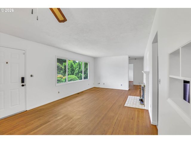 18135 Se LINCOLN St, Portland, OR 97233