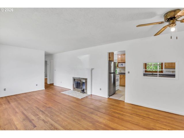 18135 Se LINCOLN St, Portland, OR 97233
