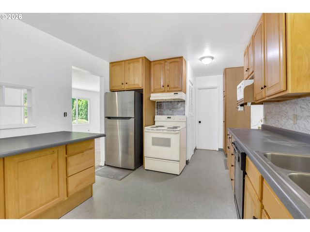 18135 Se LINCOLN St, Portland, OR 97233