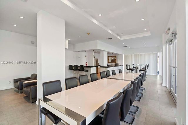 2841 N Ocean Blvd 1402, Fort Lauderdale, FL 33308
