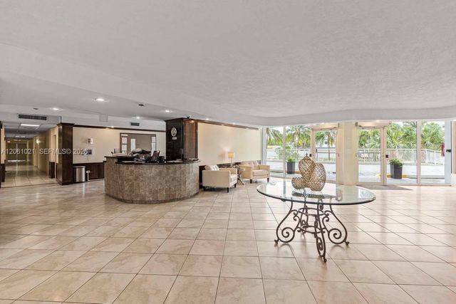 2841 N Ocean Blvd 1402, Fort Lauderdale, FL 33308