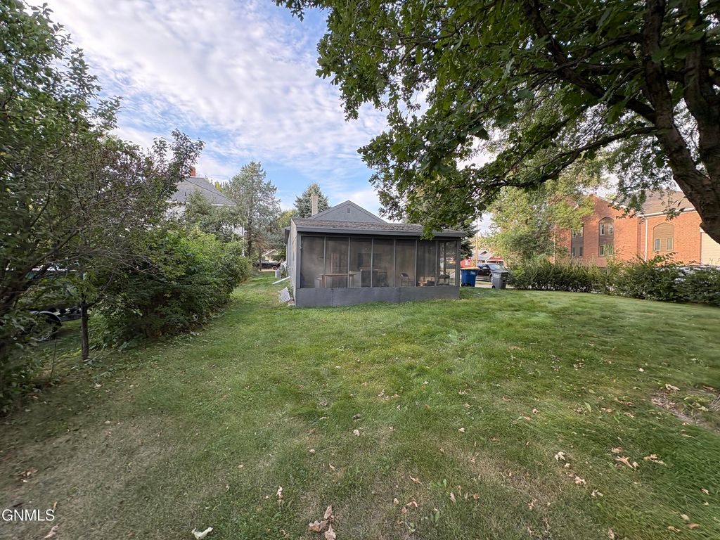 336 Main, Ellendale, ND 58436 photo 2