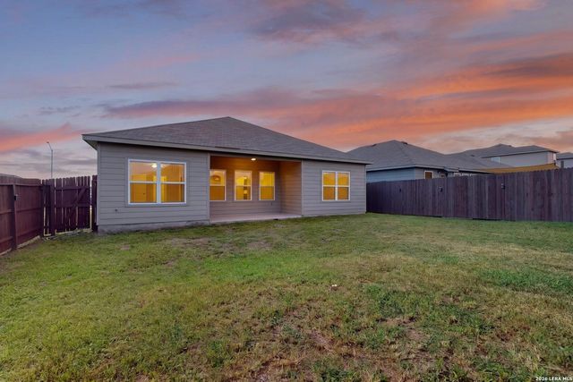 3300 Ridge Pl, Seguin, TX 78155