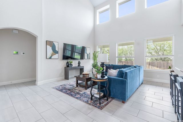 309 Valiant Valley, Cibolo, TX 78108