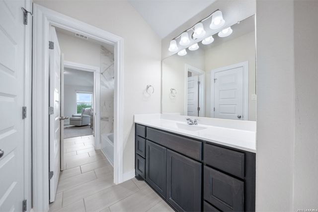 309 Valiant Valley, Cibolo, TX 78108
