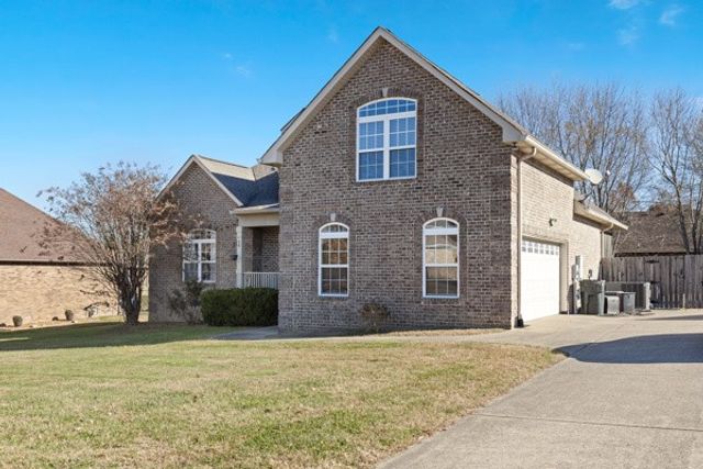 4017 Brimestone Way, Greenbrier, TN 37073