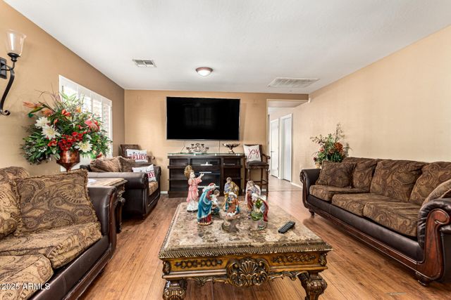 11598 W VOGEL Avenue, Youngtown, AZ 85363