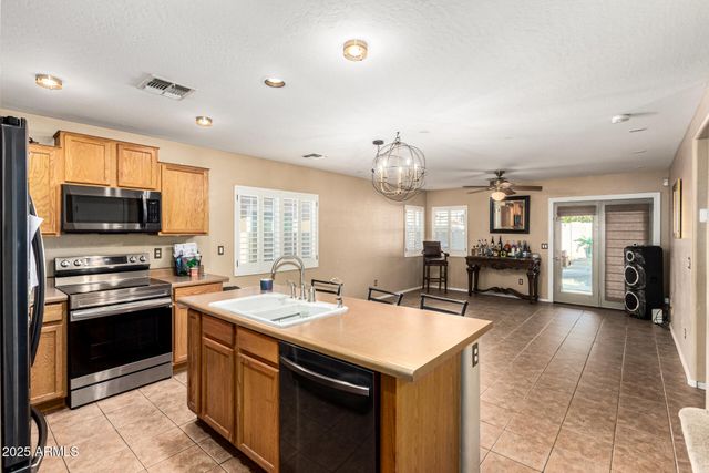 11598 W VOGEL Avenue, Youngtown, AZ 85363