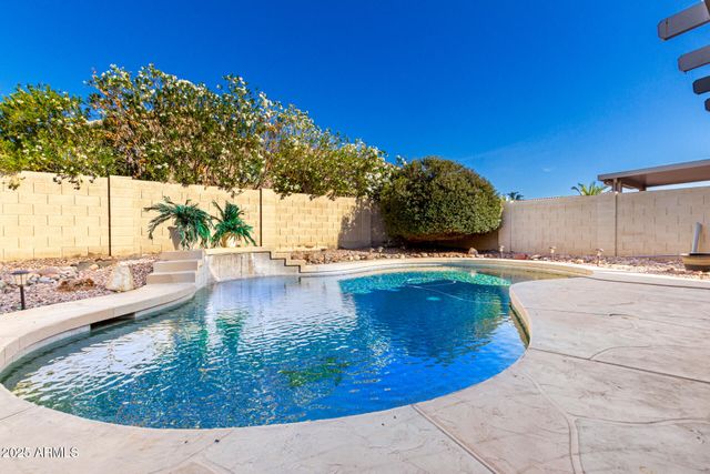11598 W VOGEL Avenue, Youngtown, AZ 85363