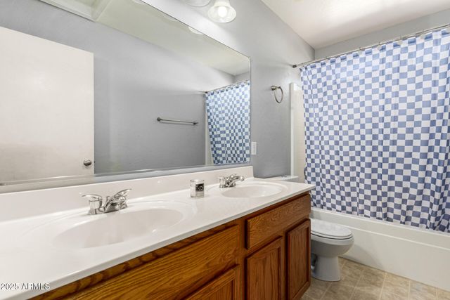 11598 W VOGEL Avenue, Youngtown, AZ 85363