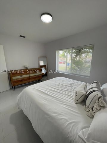 3330 NW 18th St, Miami, FL 33125