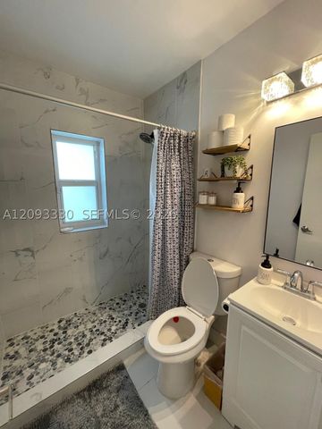 3330 NW 18th St, Miami, FL 33125