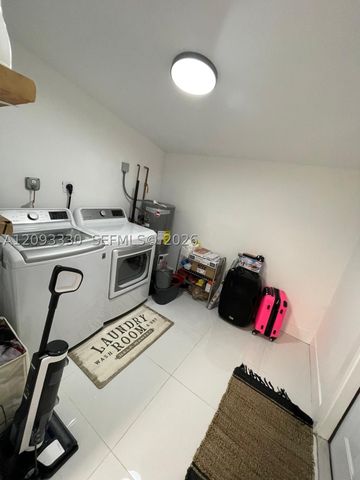 3330 NW 18th St, Miami, FL 33125