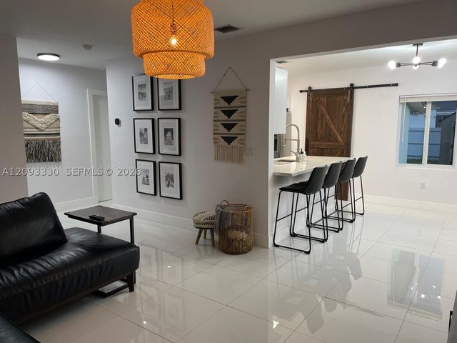 3330 NW 18th St, Miami, FL 33125