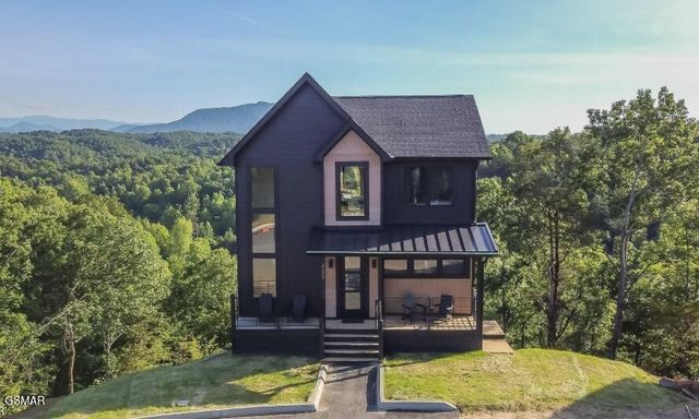 409 Compass Point Way, Sevierville, TN 37876